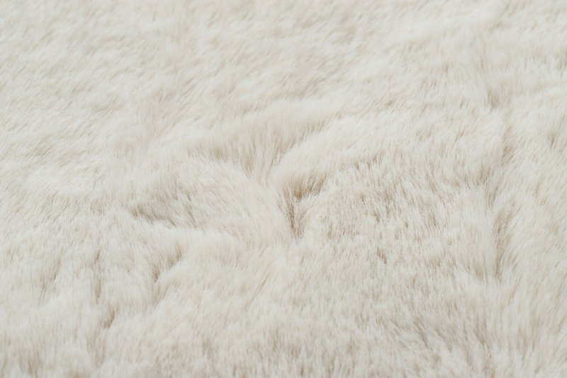 Ковер белый