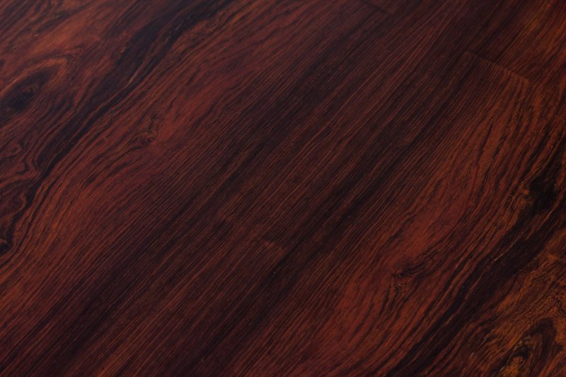 Красный палисандр дерево
