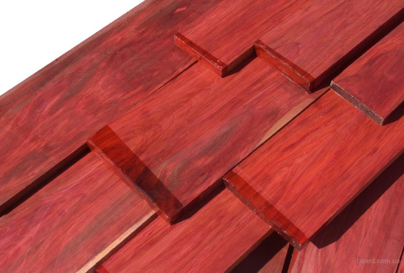 Древесина красное дерево красный Падук