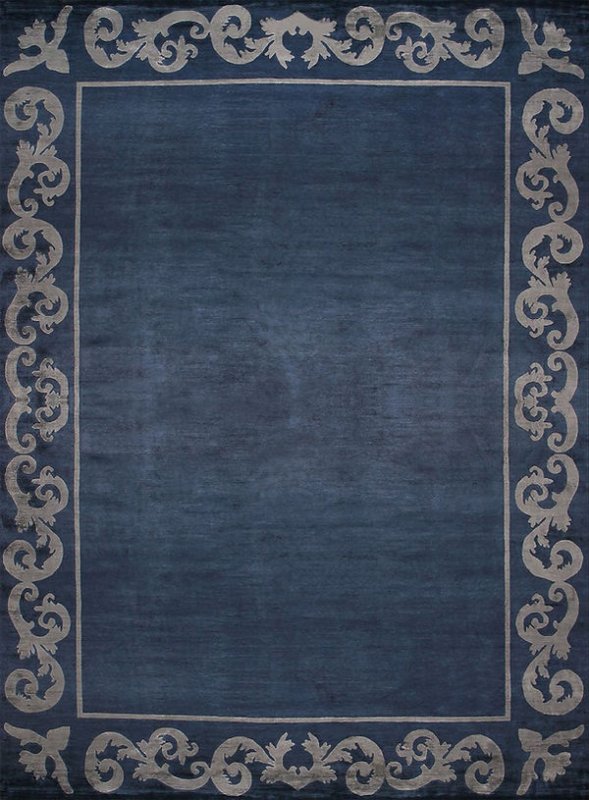 Ковер серый с орнаментом