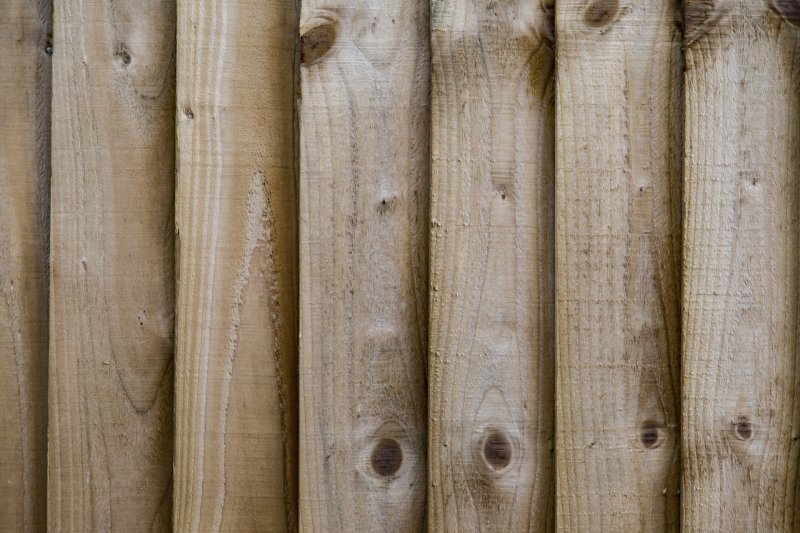 Деревянная стена