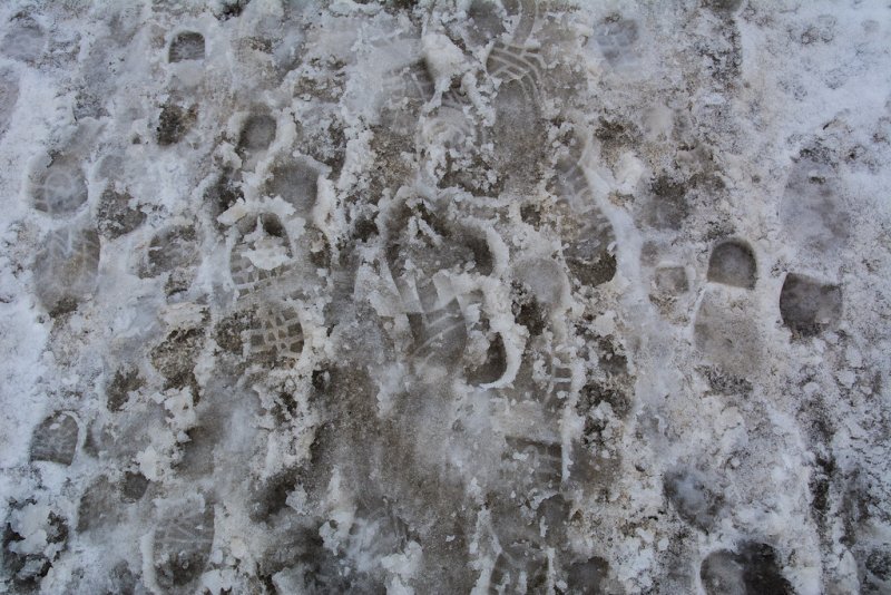 Грязный снег