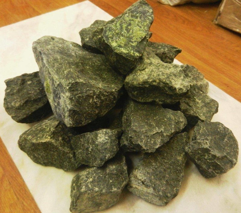 Дунит камень оливин