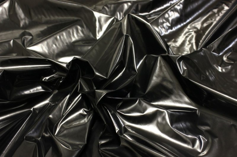Ткань лаке черная