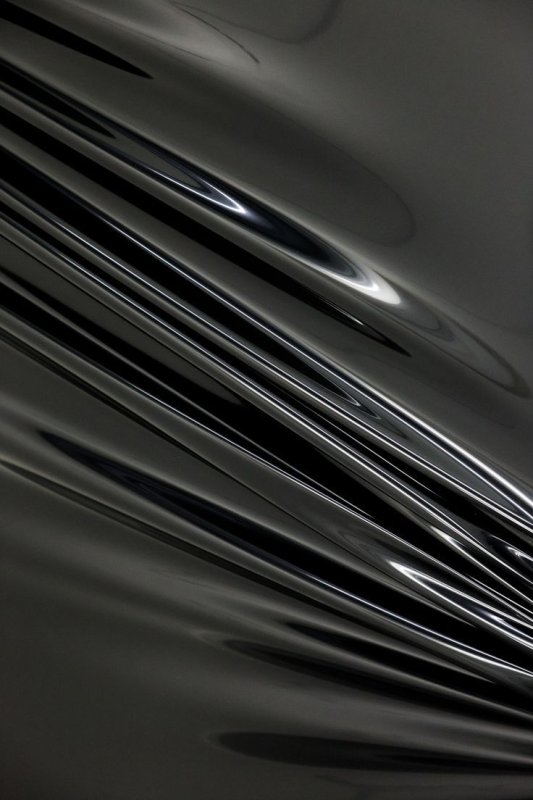 Черная глянцевая поверхность