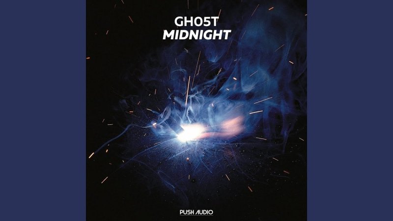 Искры на черном фоне