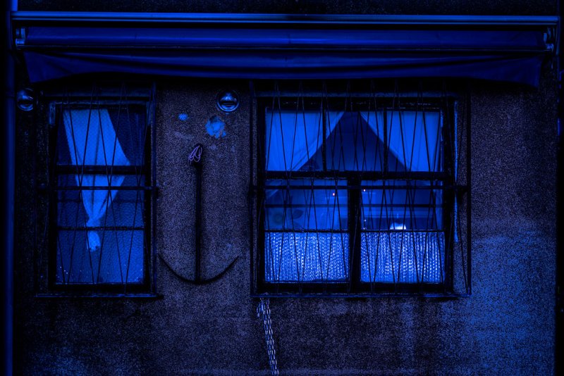 Окна домов ночью