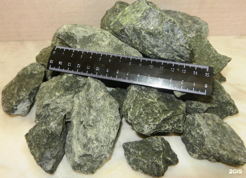 Дунит камень оливин