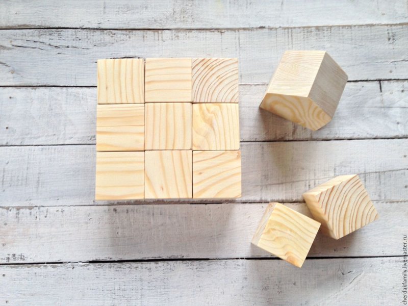 Кубик из дерева