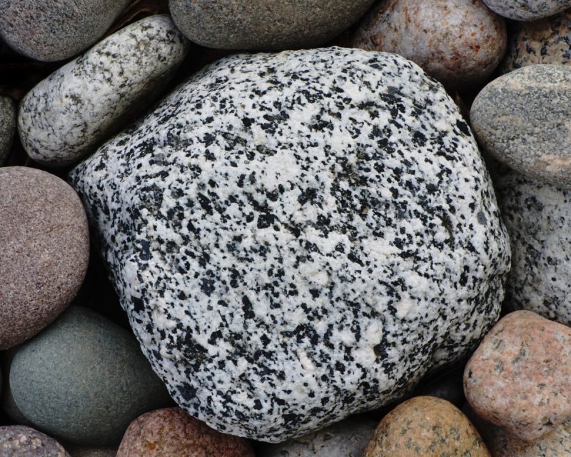 Diorite камень