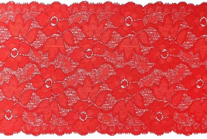 Белое кружево на Красном фоне