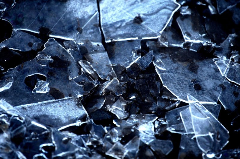 Разбитый лед