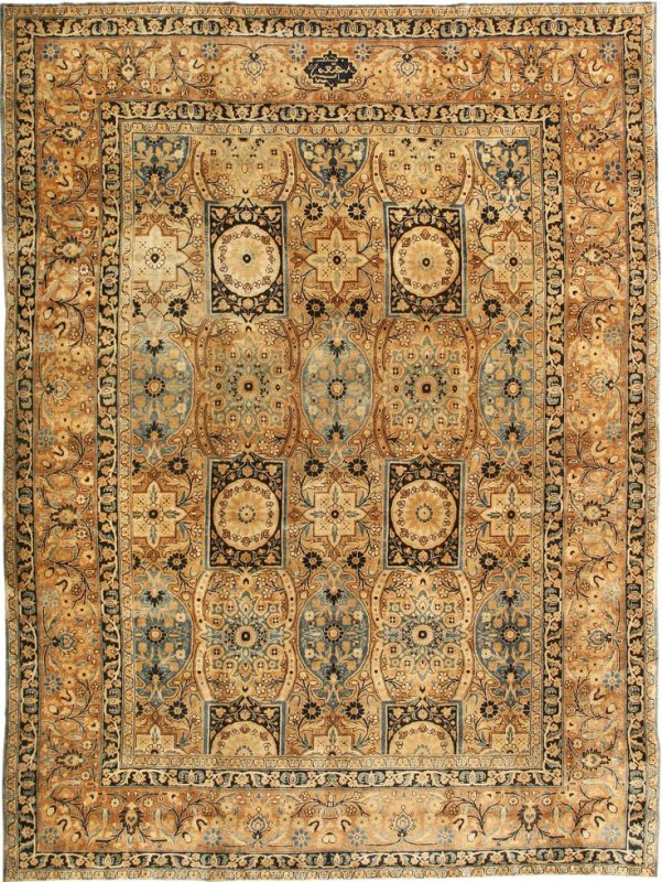 Восточный ковер