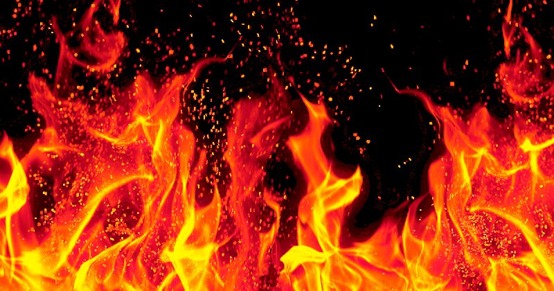 Пламя огня на прозрачном фоне