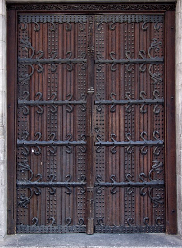 Деревянные ворота замка