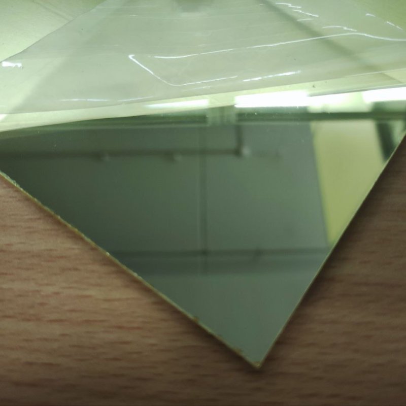 Зеркальный пластик