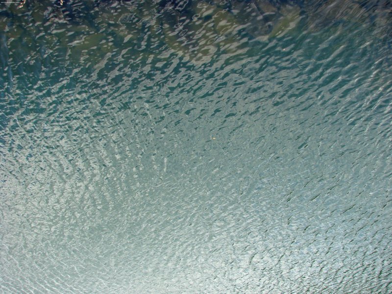 Вода сверху