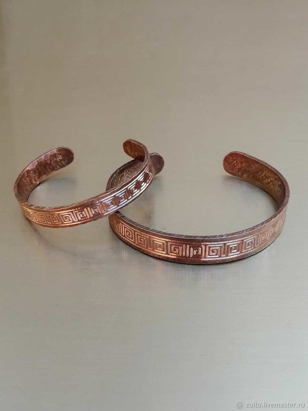 Серебряный браслет с греческим узором