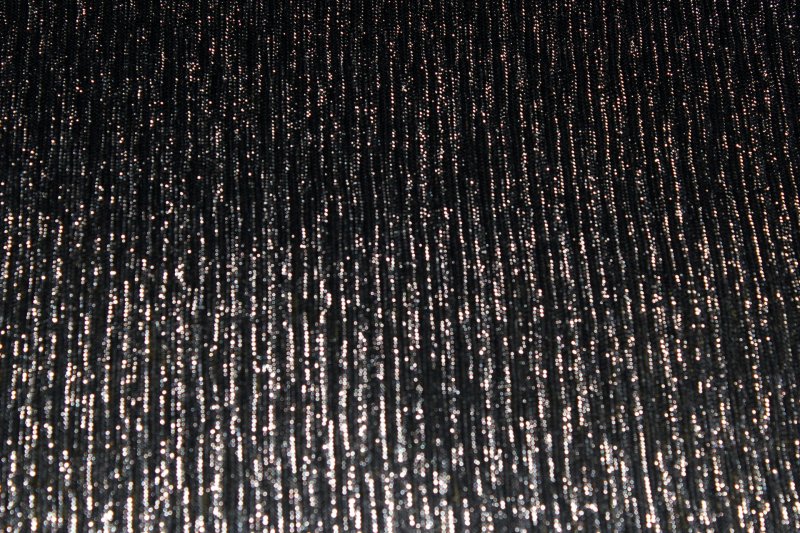 Черная блестящая ткань