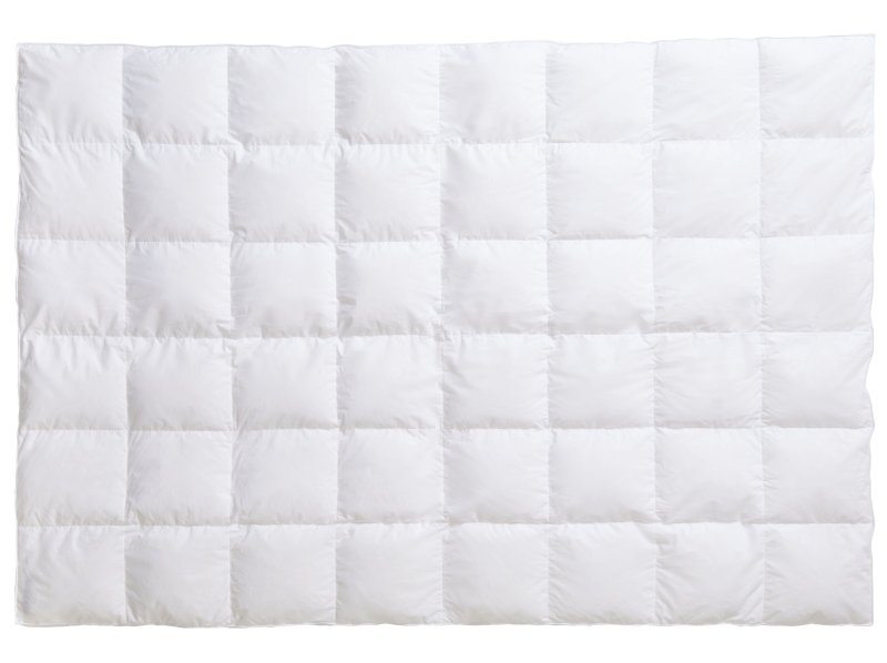 Белое стеганое одеяло