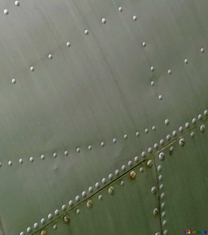 Заклепки обшивки самолета