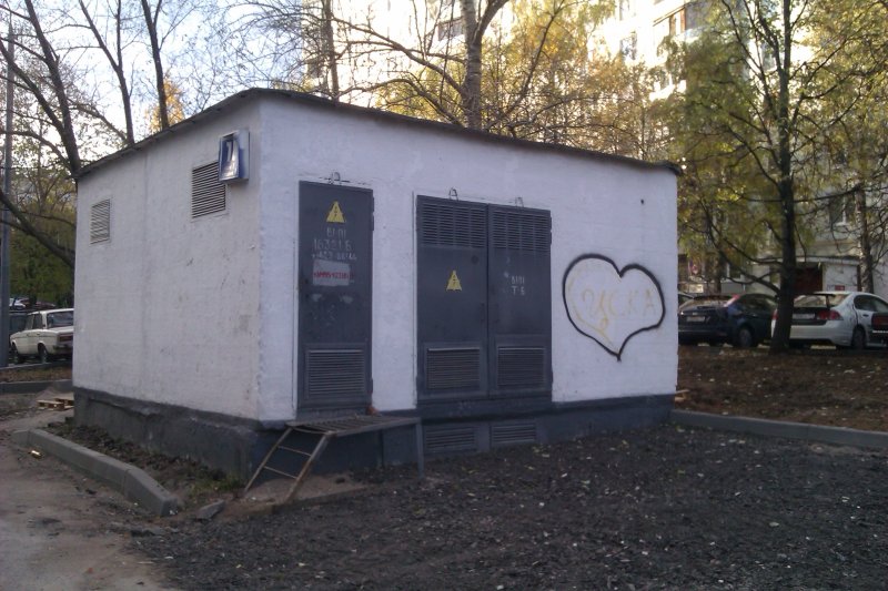 Трансформаторная подстанция на улице Адоратского