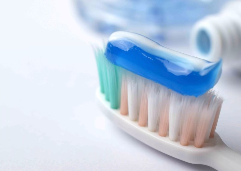 Зубная щетка фон