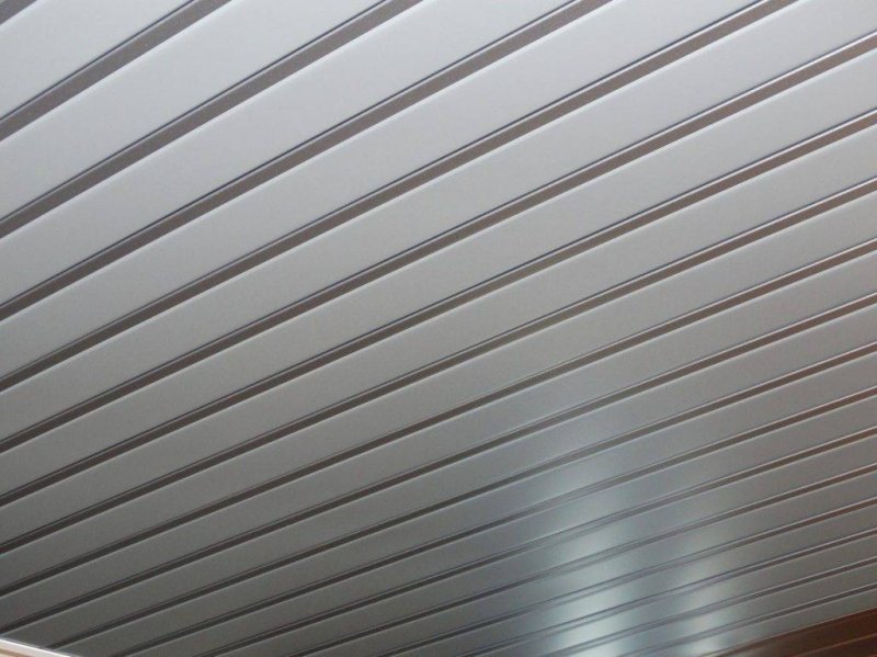 Потолок реечный алюминиевый Албес