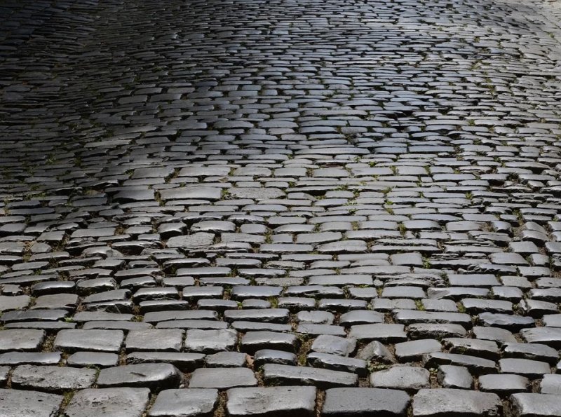 Каменная булыжная дорога Калининград