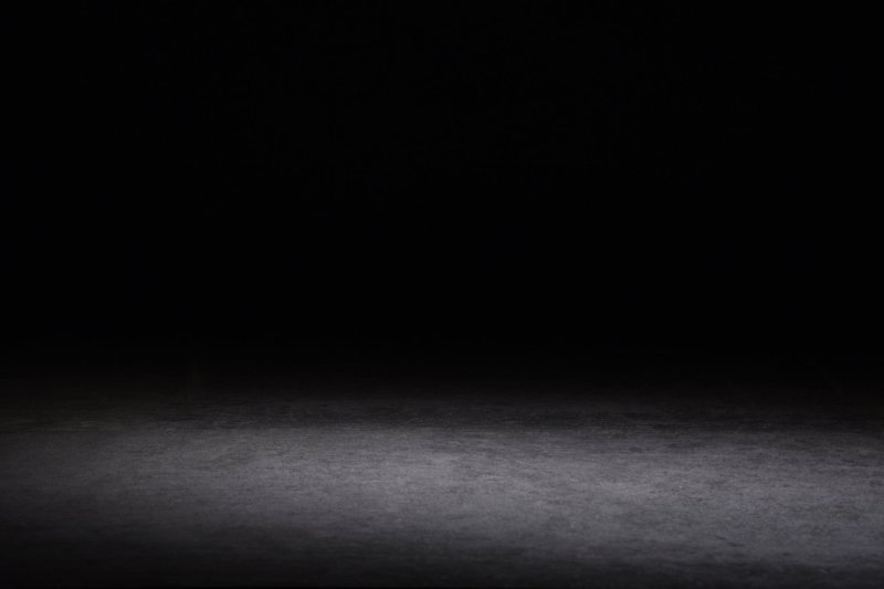 Задний фон черный