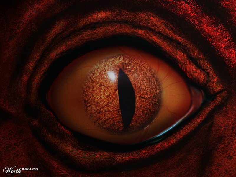 Огромный страшный глаз