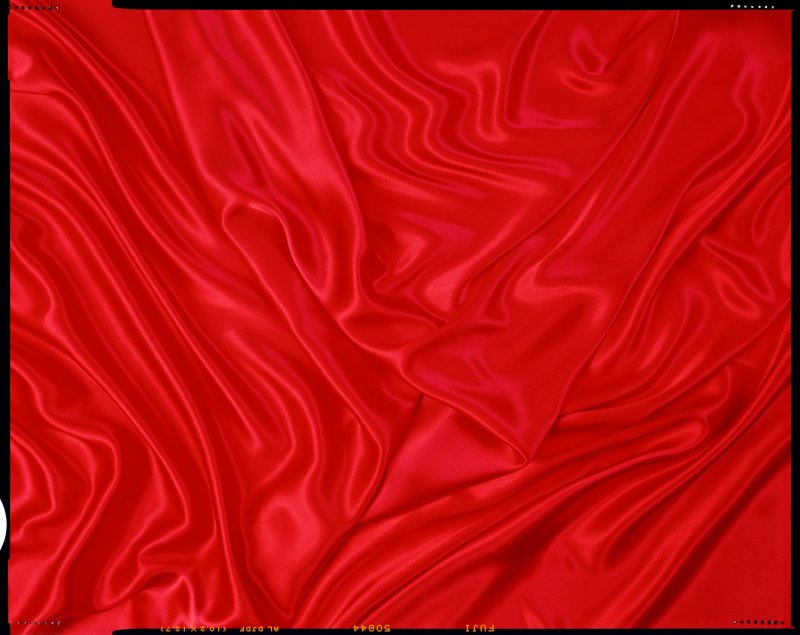 Красная ткань