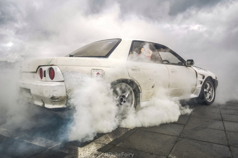 Дым из под колес