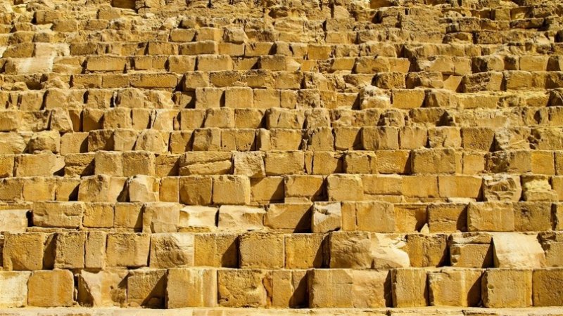 Кирпич пирамиды Хеопса