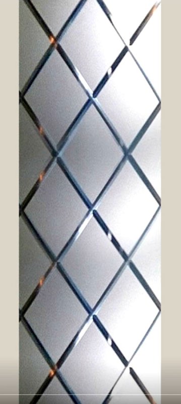 Алмазная гравировка на зеркале ромбы