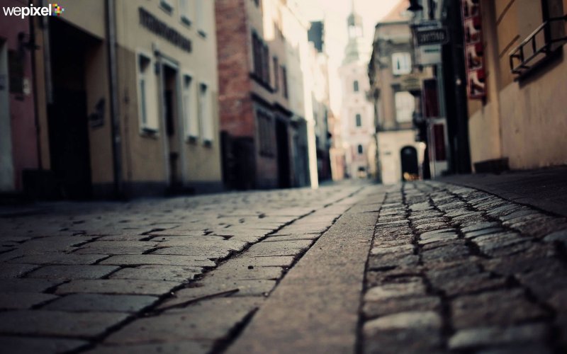 Улица с брусчаткой