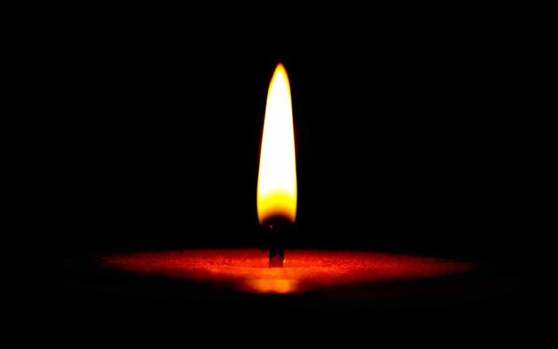 В пламени свечи