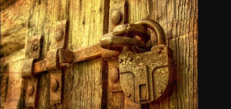 Старинные двери в замках