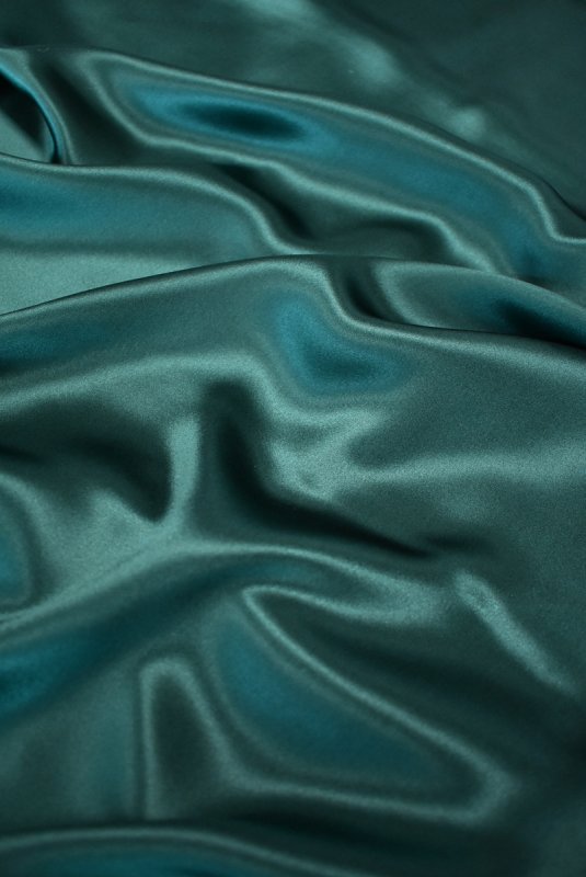 Изумрудный атлас ткань