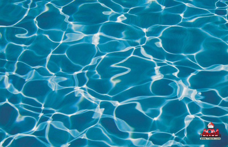 Вода в бассейне