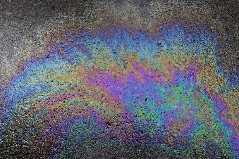 Масляные пятна на воде