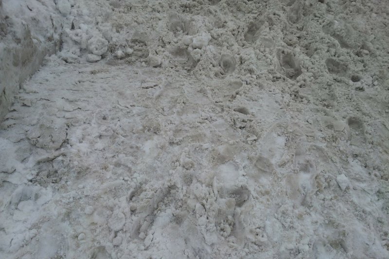 Грязный снег