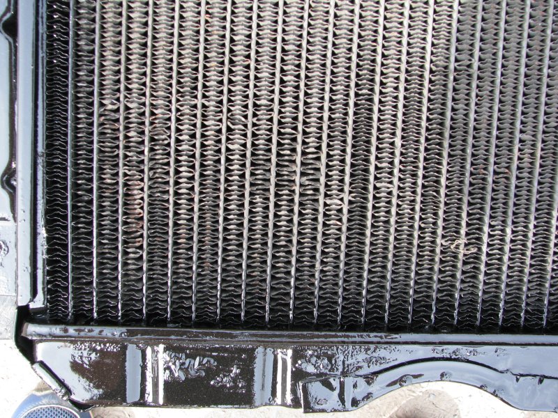 Старый радиатор автомобиля