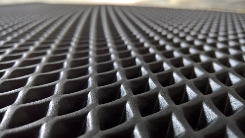 Ковролин Eva ЭВА сота черный лист 1.2х1.5м 10мм 1.8м