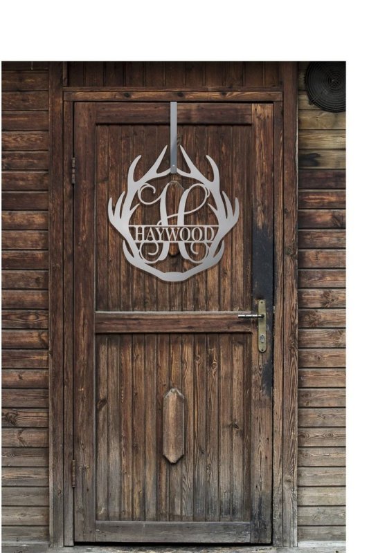 Деревянная дверь