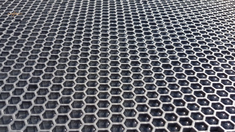 Коврик с сотами