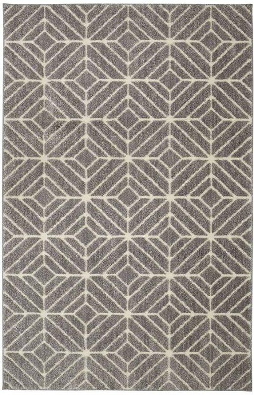 Серый ковер с геометрическим рисунком