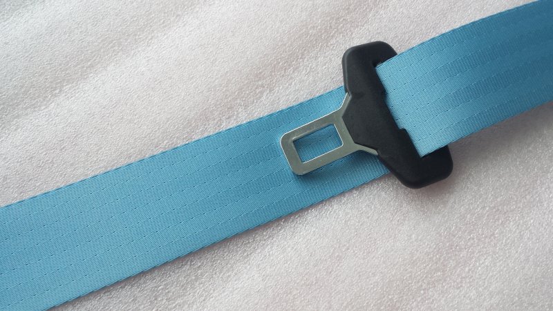 Голубые ремни безопасности