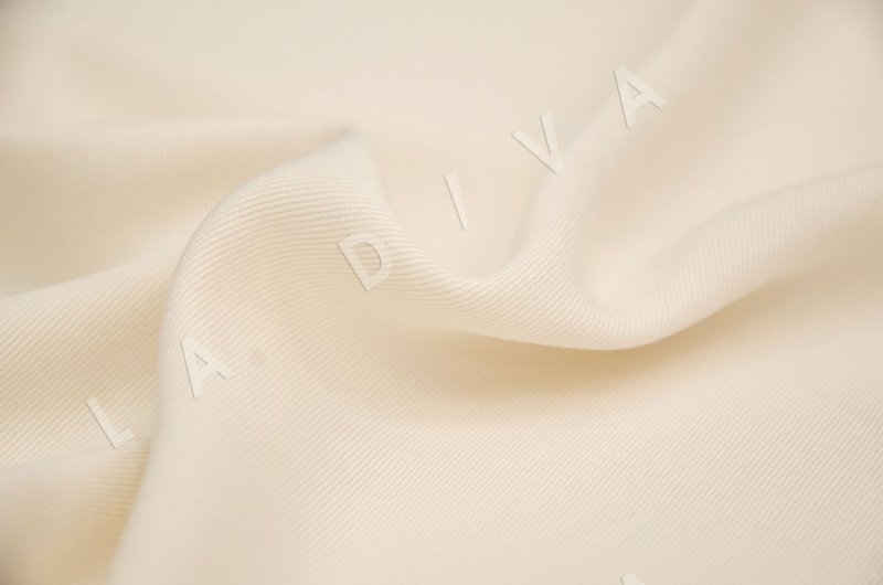 Молочный цвет