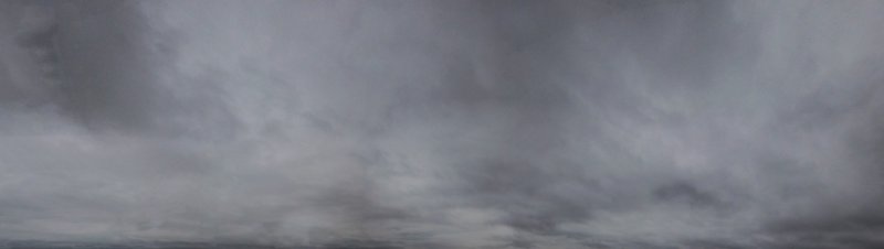 Серое небо панорама